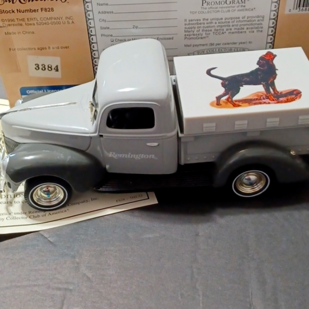 Vintage Remington collectible, Hunting Dog series